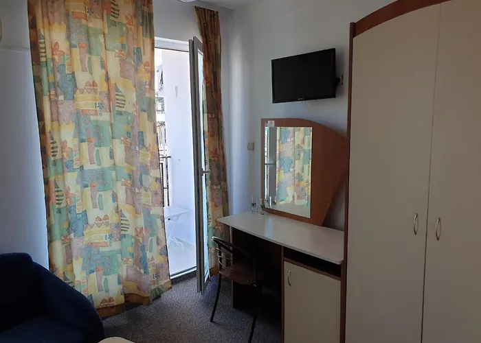 Family Elit Szálloda 2*